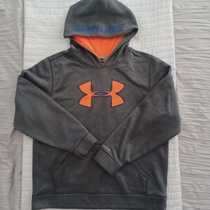 Under Armour Storm Youth Hooded sweatshirt. Loose fit size L